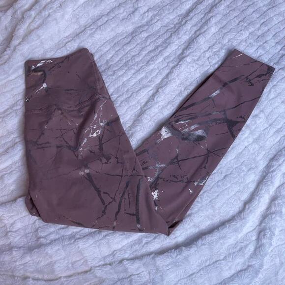 BEYOND YOGA Lost Your Marbles Pink Metallic Leggings Medium 7/8 - Picture 2 of 4